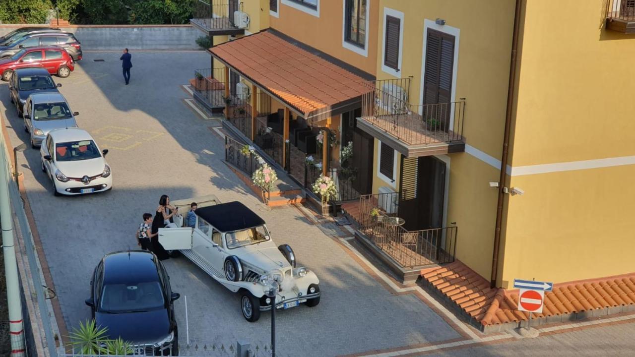 I Colori Dell'Etna Bed & Breakfast San Giovanni La Punta Exterior photo
